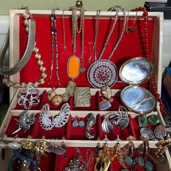 VINTAGE JEWELRY “WONDERS FOUND”
FOR A POSHMARK SHOW ONLY at 1900ET - Picture 2 of 6